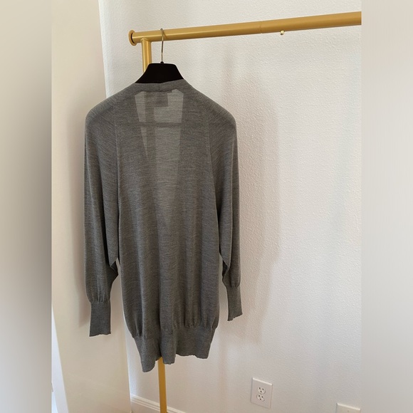 Gucci cashmere, silk and wool cardigan with gold designer buttons and gold logo. - Picture 13 of 16